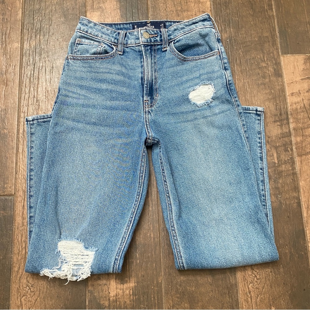 Hollister Ultra Rise Vintage Straight Jean- size 1/25